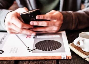 Googleモバイル検索結果画面に「他の人はこちらも検索」を追加